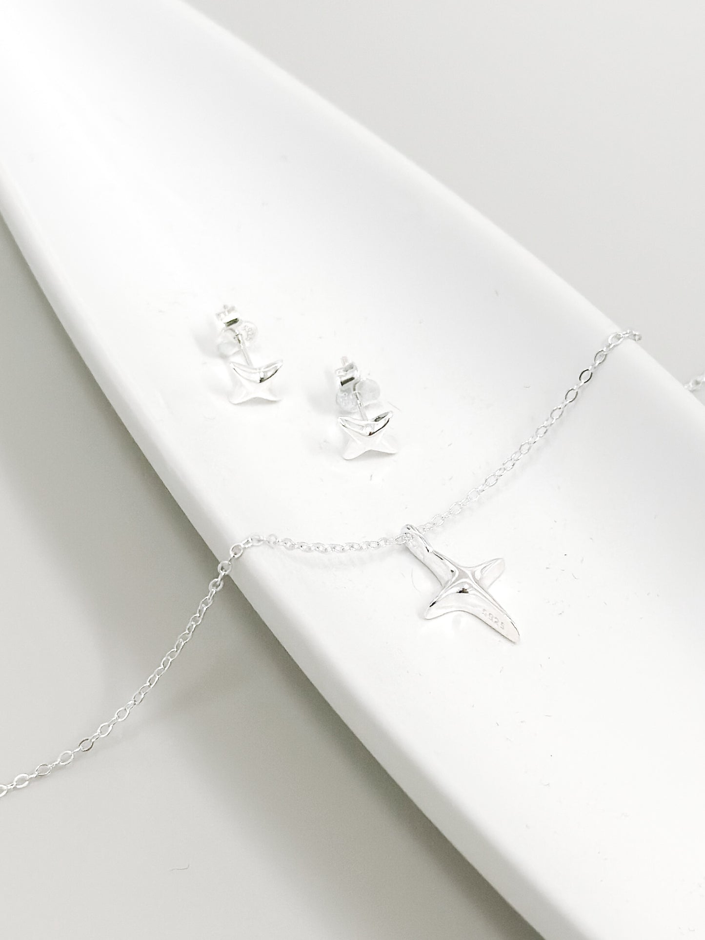 Glint Necklace