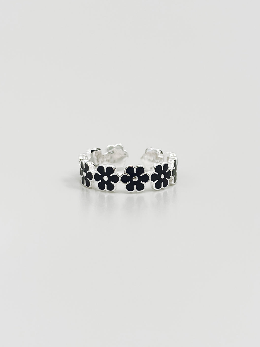 Black Flower Ring
