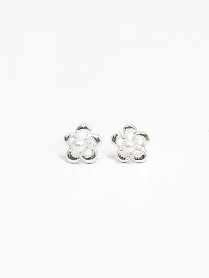 Cutie Pearl Flower Earrings