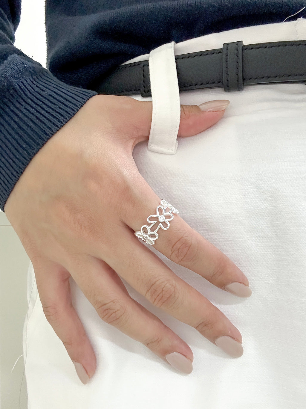 Hollow Flower Ring