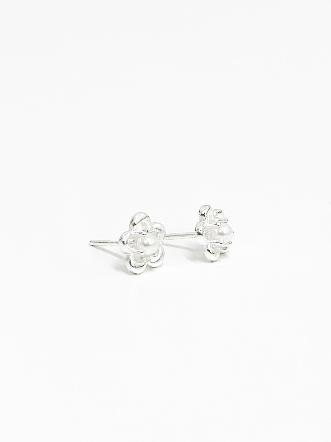 Cutie Pearl Flower Earrings