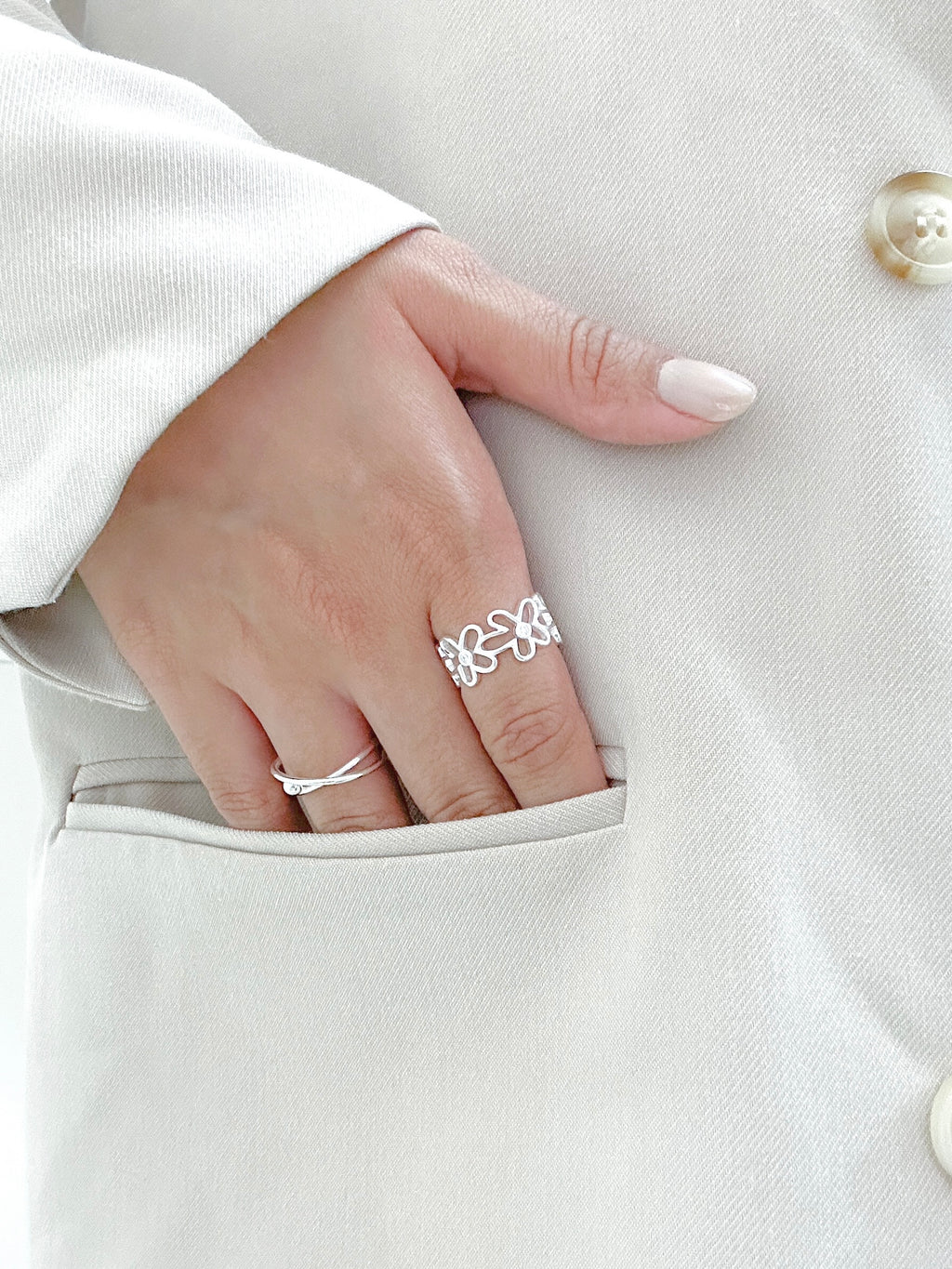 Hollow Flower Ring