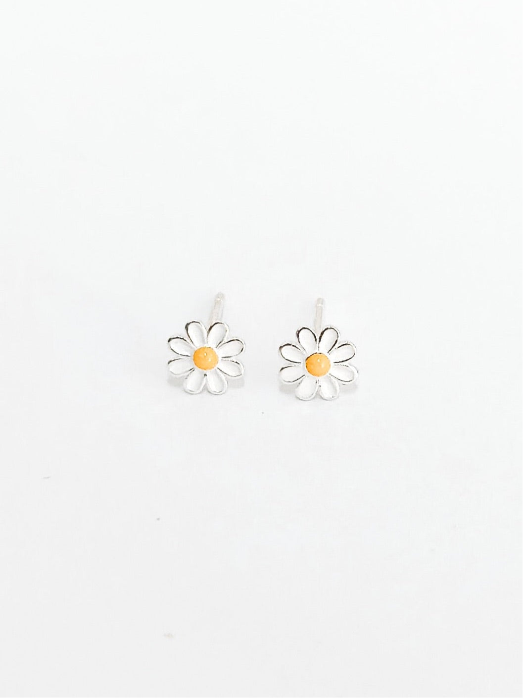 Mini Daisy Earrings 2.0