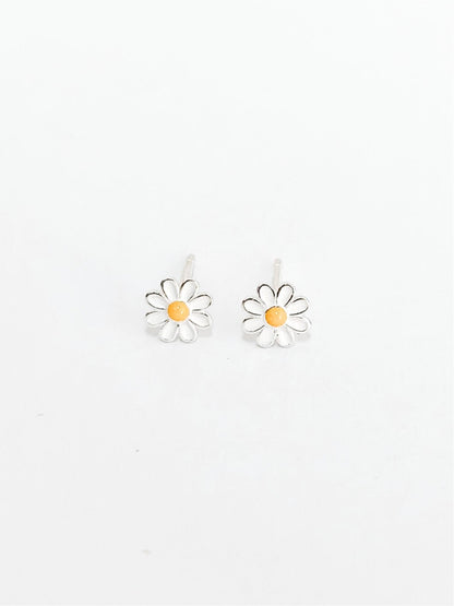 Mini Daisy Earrings 2.0