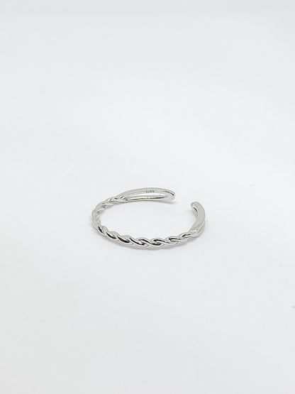 Thin Twist Ring #2