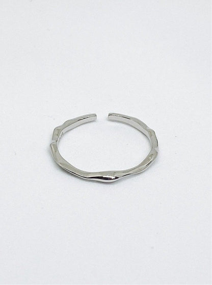 Thin Wave Ring